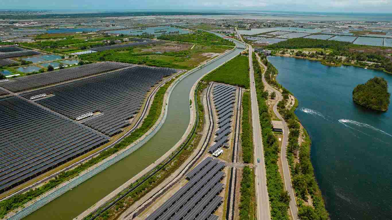 万利能源事业提供智慧能源管理、、、、太阳能监控管理、、、全方位电厂建置及运维解决方案，，，，并拥有管理超过6000案场的经验