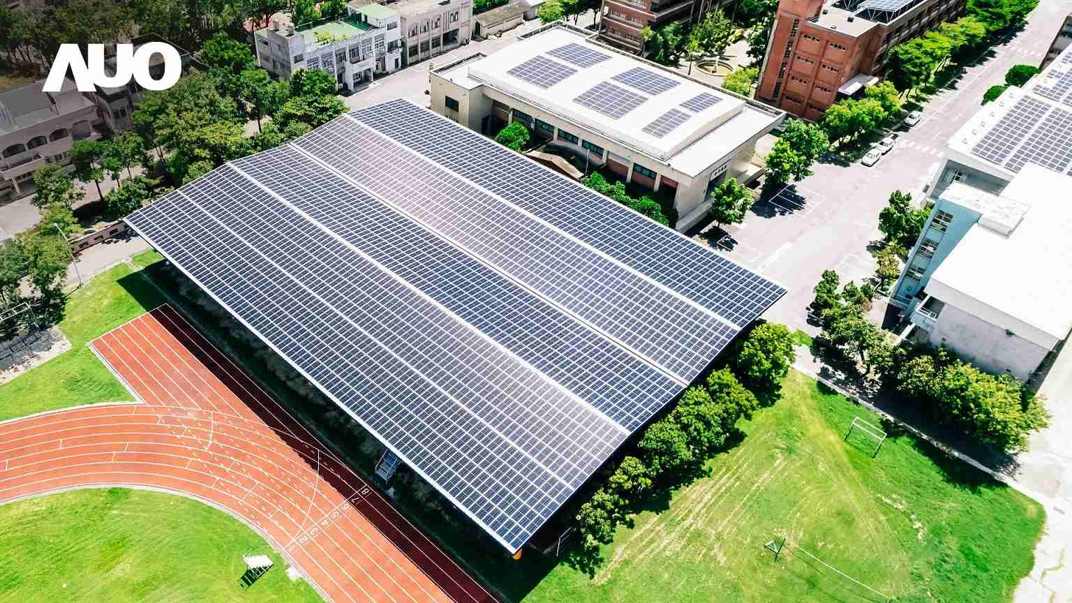 万利SunSteel光电整合型浪板具备快速安装、、、、轻量化优势，，可提升15%发电效能，，，，通过国际IEC与台湾VPC认证安全、、、防漏、、、耐候标准